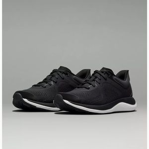 Lululemon Chargefeel low sz7